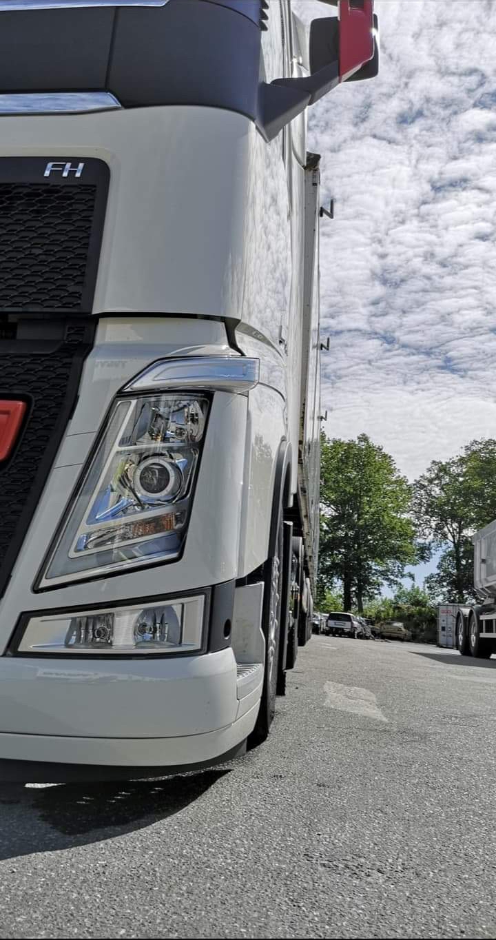 Volvo FH12 Front